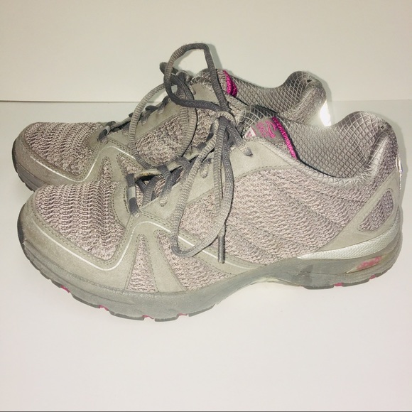 the walking company sneakers